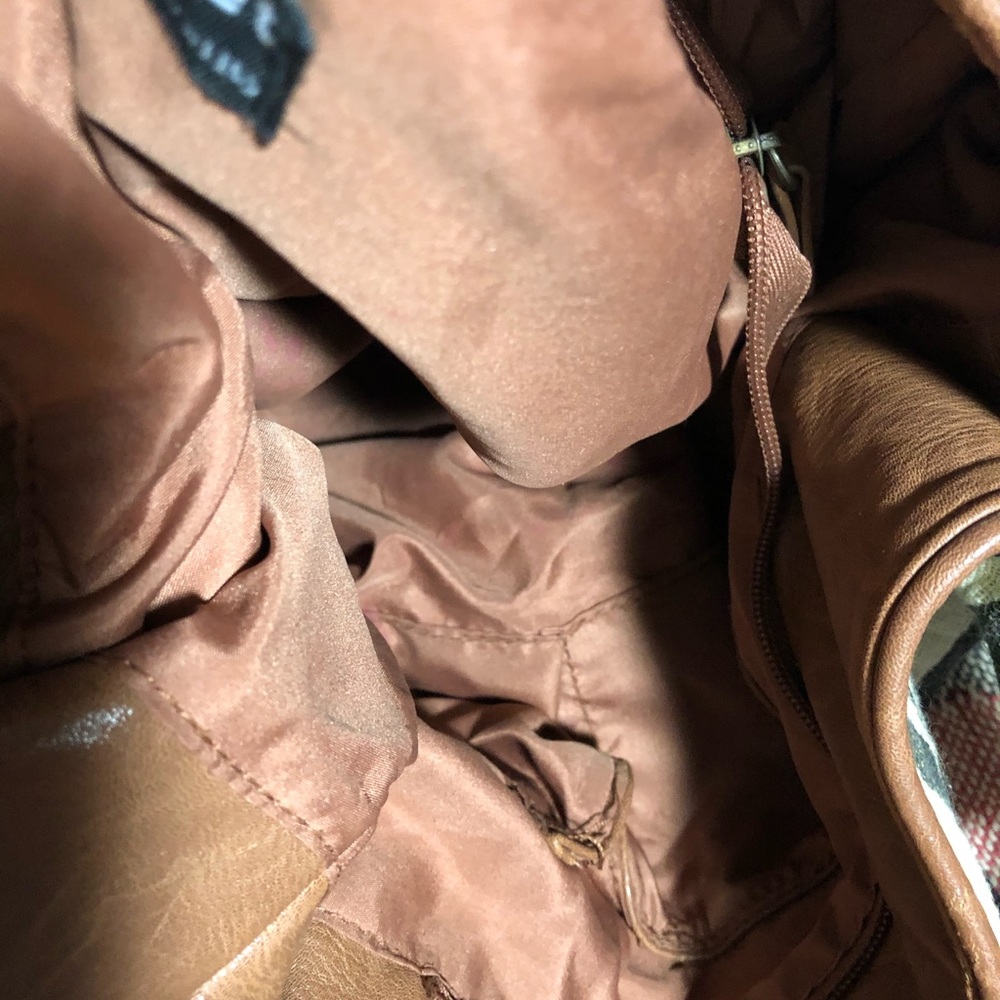 BLACK RIVET PURSE - Picture 6 of 8